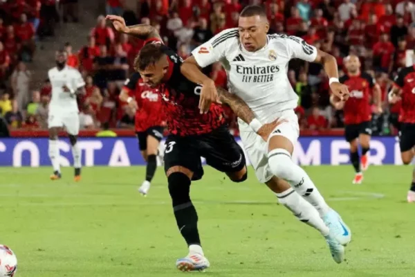 ريال مدريد ضد ريال مايوركا: انتصار بثلاثية يؤهل الملكي لنهائي السوبر الإسباني ريال مدريد ضد ريال مايوركا انتصار بثلاثية يؤهل الملكي لنهائي السوبر الإسباني
