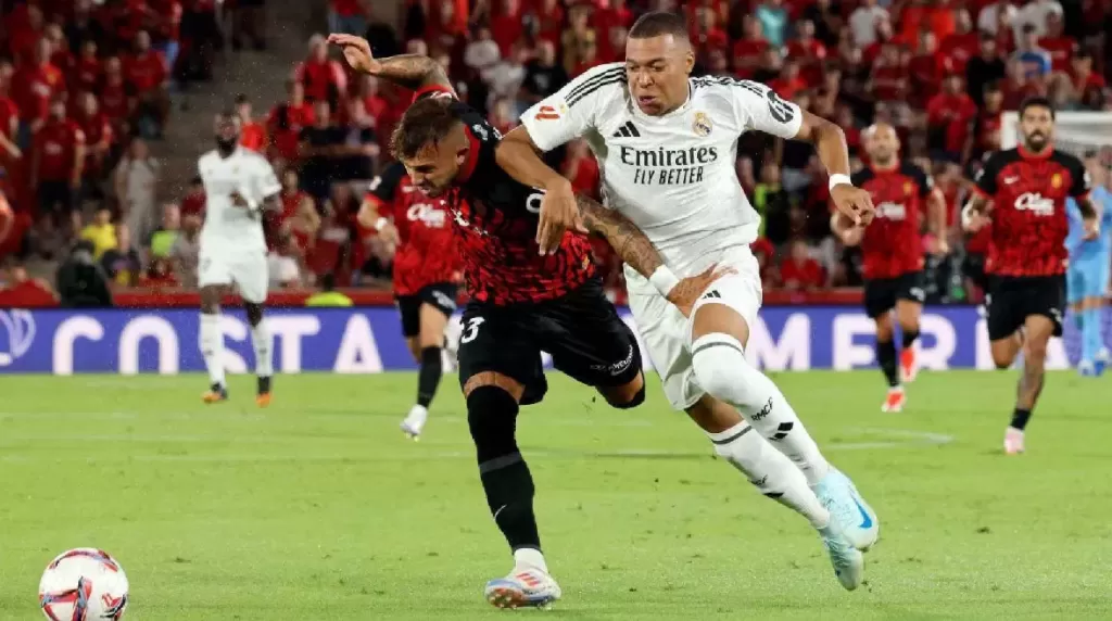 ريال مدريد ضد ريال مايوركا: انتصار بثلاثية يؤهل الملكي لنهائي السوبر الإسباني ريال مدريد ضد ريال مايوركا انتصار بثلاثية يؤهل الملكي لنهائي السوبر الإسباني