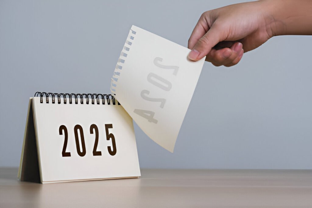 موعد إجازة عيد الميلاد 2025: 8 أيام عطلة رسمية في يناير موعد إجازة عيد الميلاد 2025 فرحة الاحتفال وعطلة رسمية